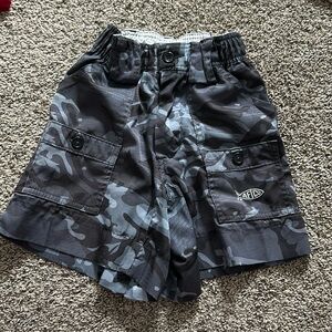 Aftco gray camo boys shorts size 20 (4/5)